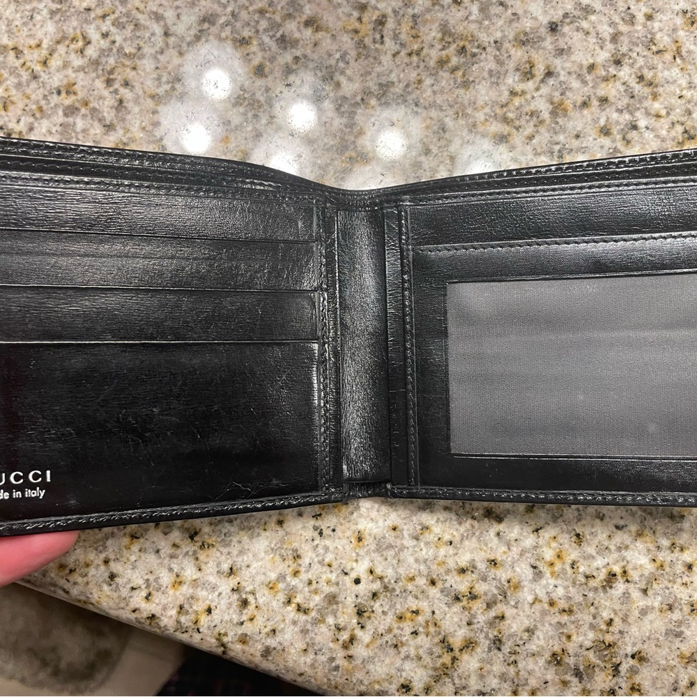 Gucci black leather bifold wallet and brand new Doraemon x Gucci memopad - Picture 3 of 5